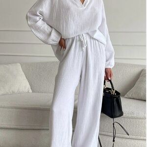 Steve Madden White Wide Leg Jumpsuit‎ with V-Neck